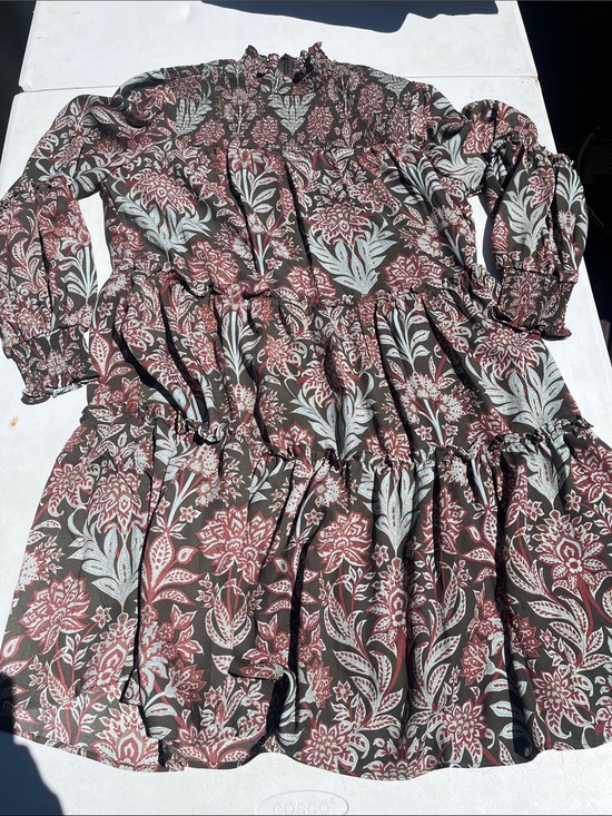 Saks Fifth Avenue Dresses & Skirts - Saks Fifth Avenue Floral Tiered Long Sleeve Dress in Brown and Light Blue